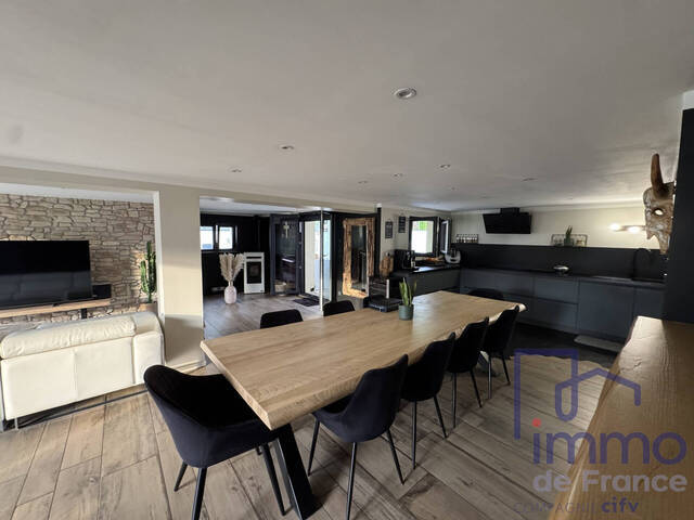 Vente Maison villa 5 pièces 200 m² Roche-la-Molière 42230