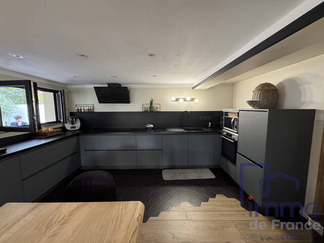 Vente Maison villa 5 pièces 200 m² Roche-la-Molière 42230