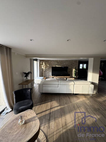 Vente Maison villa 5 pièces 200 m² Roche-la-Molière 42230