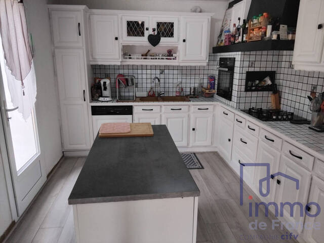 Vente Maison 5 pièces 103 m² Le Chambon-Feugerolles 42500