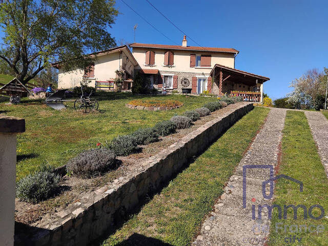 Vente Maison villa 6 pièces 114 m² Feurs 42110