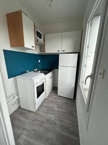 Location Appartement studio 1 pièce 23 m² Le Puy-en-Velay 43000