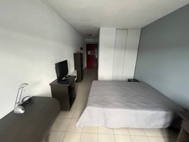 Rent Apartment studio 1 room 19 m² Saint-Priest-en-Jarez 42270 HÔPITAL NORD