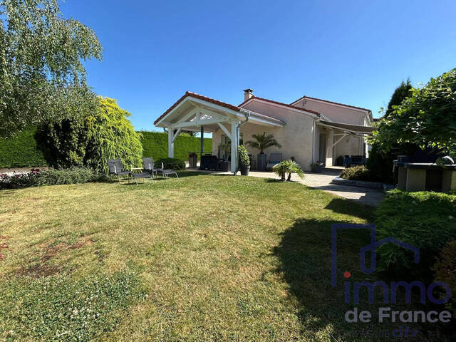 Sale House villa 5 rooms 89 m² Saint-Christo-en-Jarez 42320