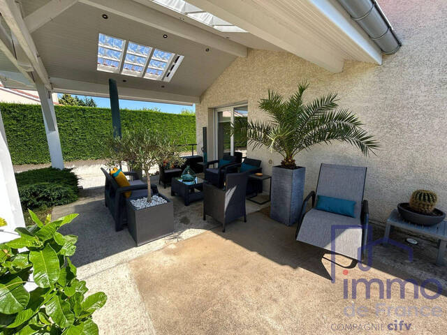 Sale House villa 5 rooms 89 m² Saint-Christo-en-Jarez 42320
