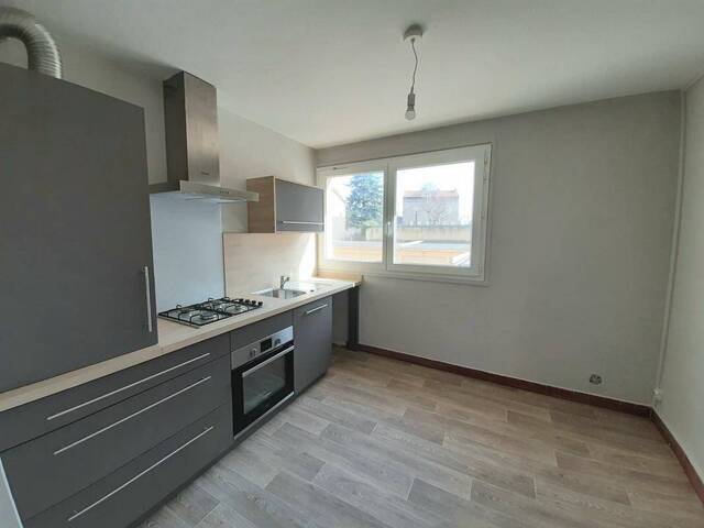 Location Appartement t4 76 m² Montbrison 42600