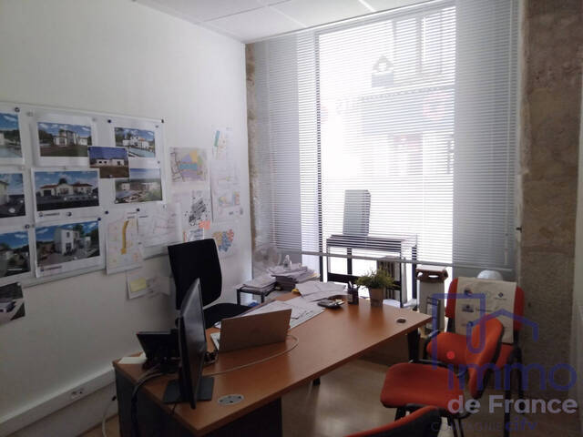Vente Local commercial 4 pièces 77.84 m² Le Puy-en-Velay 43000