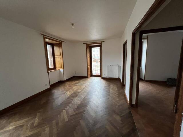 Rent Apartment t3 4 rooms 67 m² Saint-Julien-Chapteuil 43260