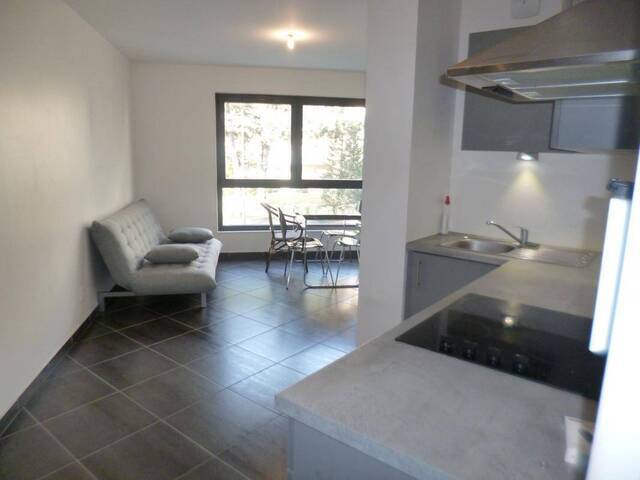 Rent Apartment studio 1 room 35 m² Le Puy-en-Velay 43000