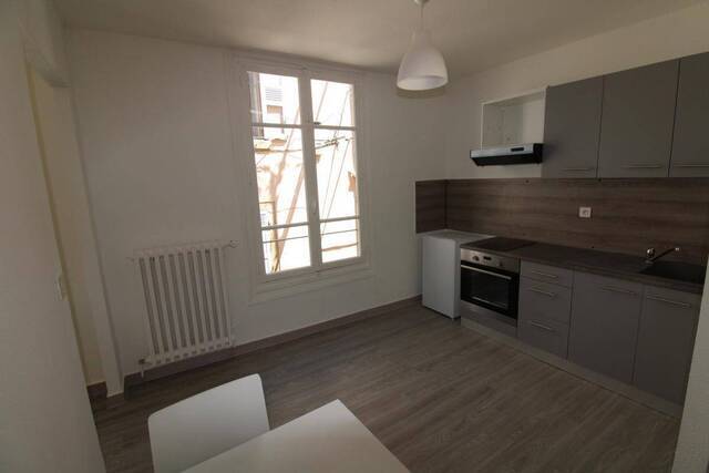 Rent Apartment studio 1 room 30 m² Le Puy-en-Velay 43000