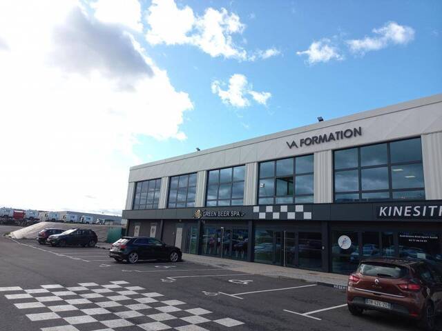 Rent Professional premises local commercial Andrézieux-Bouthéon 42160