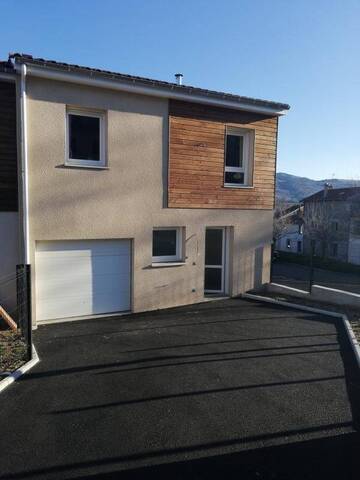 Location Maison récente 4 pièces 81 m² Saint-Jean-Bonnefonds 42650