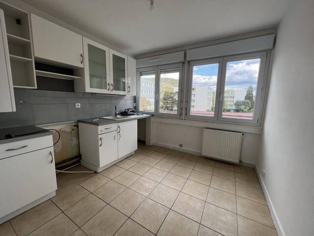 Location Appartement t4 5 pièces 69 m² Brives-Charensac 43700