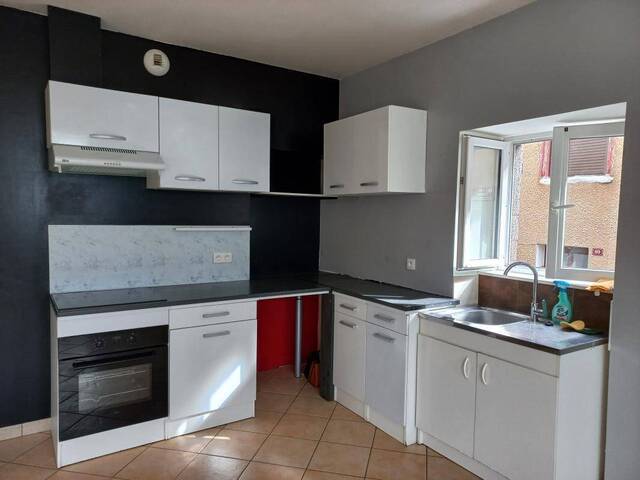 Location Maison 6 pièces 118 m² Haute-Rivoire 69610