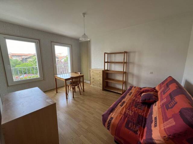 Location Appartement studio 1 pièce 22 m² Le Puy-en-Velay 43000