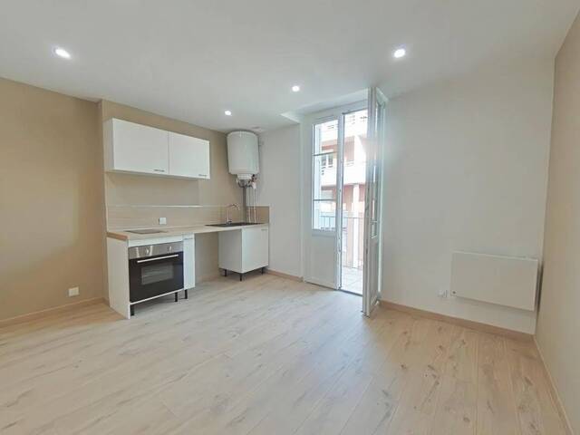 Location Appartement studio 1 pièce 25 m² Saint-Étienne 42000