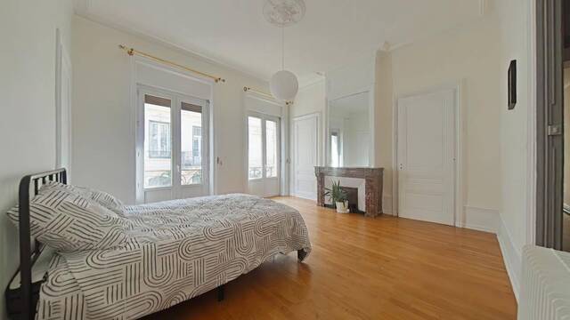 Location Appartement chambre 5 pièces 21 m² Saint-Étienne 42000