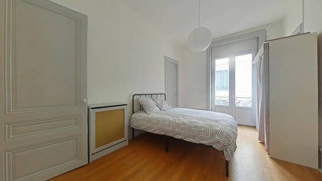 Location Appartement chambre 5 pièces 14 m² Saint-Étienne 42000