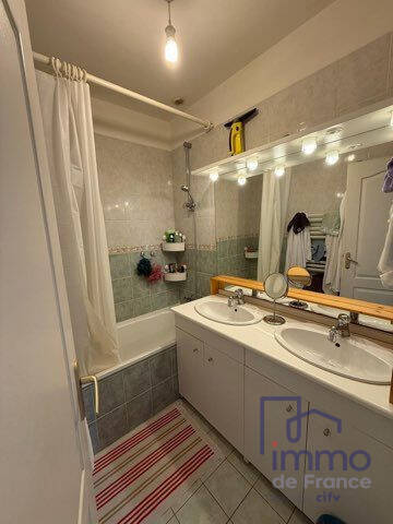 Sale Building 628 m² Saint-Étienne 42000