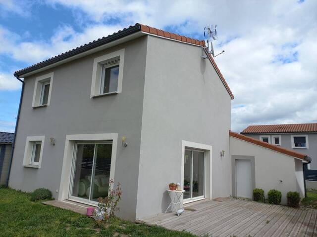Location Maison individuelle 4 pièces 97 m² Saint-Cyprien 42160