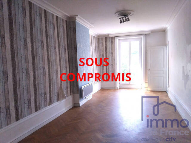 Vente Appartement 2 pièces 77 m² Le Puy-en-Velay 43000