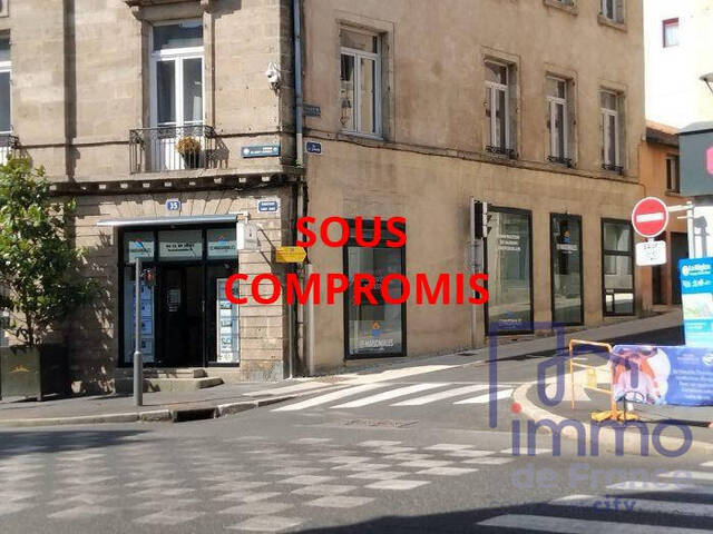 Sale Professional premises local commercial 4 rooms 77.84 m² Le Puy-en-Velay 43000