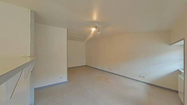 Rent Apartment studio 1 room 31 m² Saint-Étienne 42000
