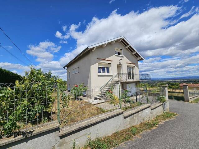 Location Maison individuelle 4 pièces 117 m² Lézigneux 42600