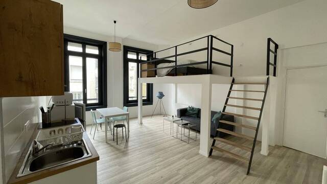 Location Appartement studio 1 pièce 32 m² Saint-Étienne 42000