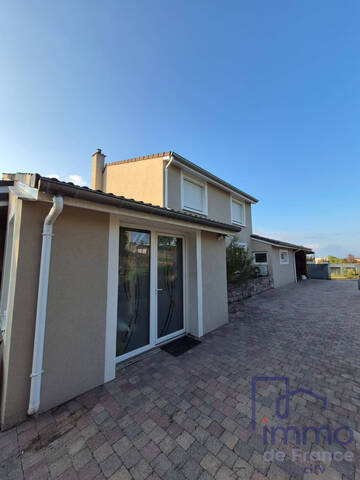 Vente Maison traditionnelle 8 pièces 153 m² Saint-Bonnet-les-Oules 42330