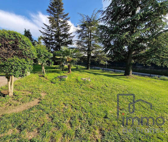 Vente Maison traditionnelle 8 pièces 153 m² Saint-Bonnet-les-Oules 42330