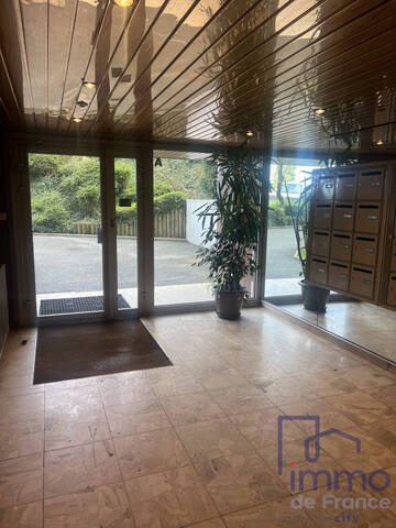 Vente Appartement 2 pièces 55.7 m² Saint-Étienne 42000