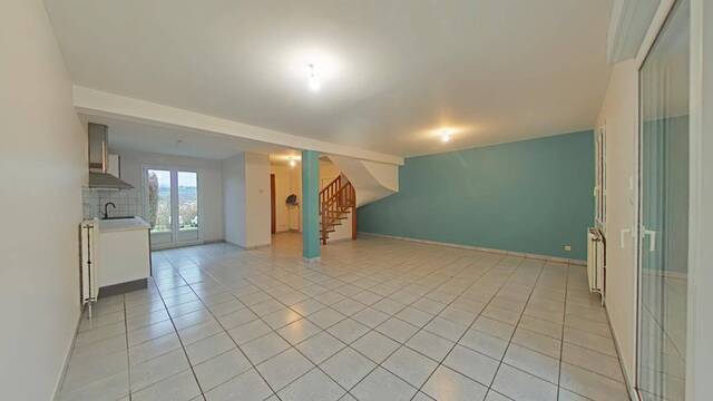 Location Maison 5 pièces 94 m² Saint-Genest-Lerpt 42530