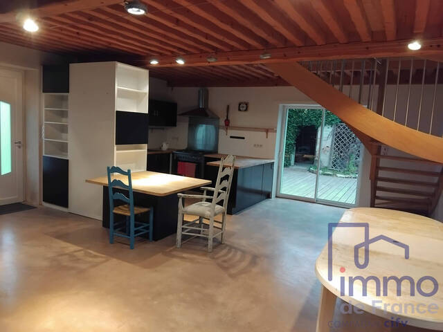 Sale House maison ancienne 5 rooms 137.8 m² Montbrison 42600