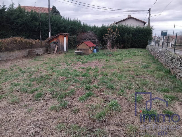 Vente Terrain constructible 680 m² Montbrison 42600