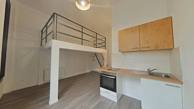Location Appartement studio 1 pièce 27 m² Saint-Étienne 42000