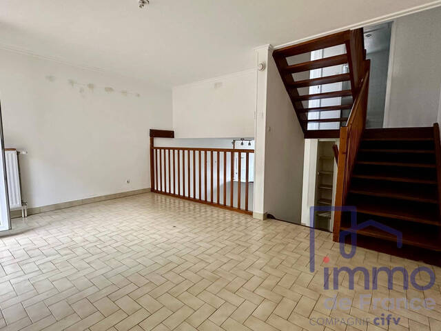 Vente Maison 4 pièces 76 m² Saint-Priest-en-Jarez 42270