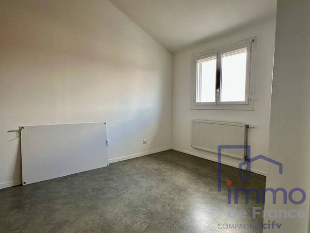 Vente Maison 4 pièces 76 m² Saint-Priest-en-Jarez 42270