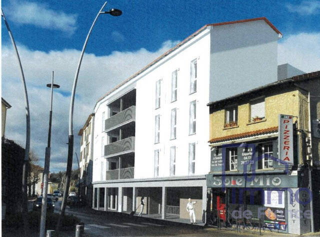 Vente Local commercial 90.24 m² L'Étrat 42580