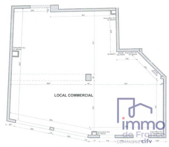Vente Local commercial 90.24 m² L'Étrat 42580