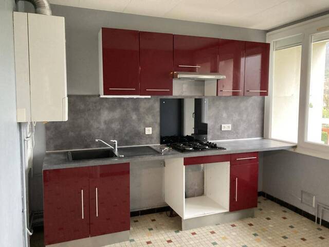 Location Appartement t4 6 pièces 73 m² Brives-Charensac 43700