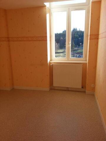 Location Appartement t2 56 m² Estivareilles 42380