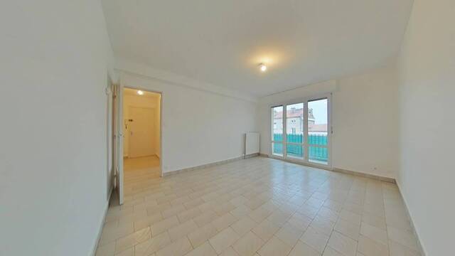 Location Appartement t4 76 m² Saint-Genest-Lerpt 42530