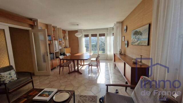 Vente Maison 6 pièces 122 m² Saint-Priest-en-Jarez 42270