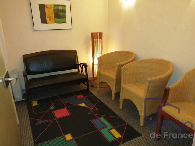 Vente Local professionnel 3 pièces 53.29 m² Vals-près-le-Puy 43750