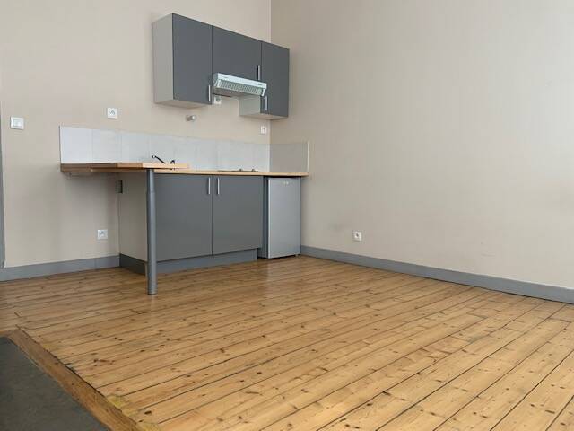 Location Appartement studio 1 pièce 23 m² Saint-Étienne 42000 CENTRE VILLE