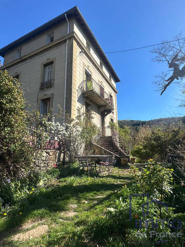 Vente Maison 6 pièces 298 m² Le Chambon-Feugerolles 42500