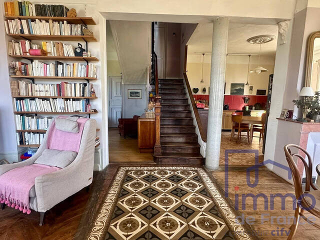 Vente Maison 6 pièces 298 m² Le Chambon-Feugerolles 42500