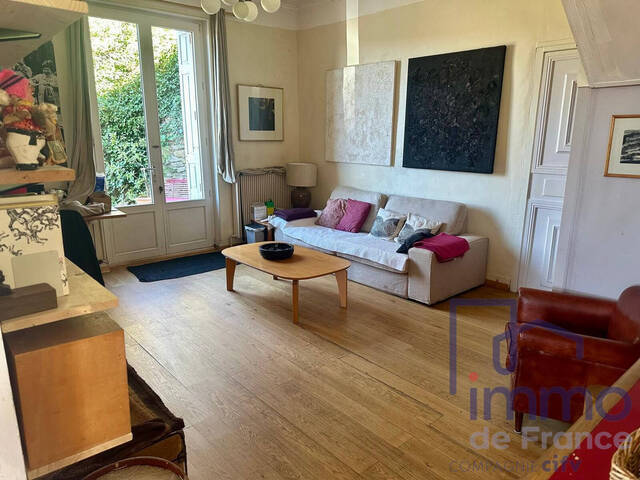 Vente Maison 6 pièces 298 m² Le Chambon-Feugerolles 42500