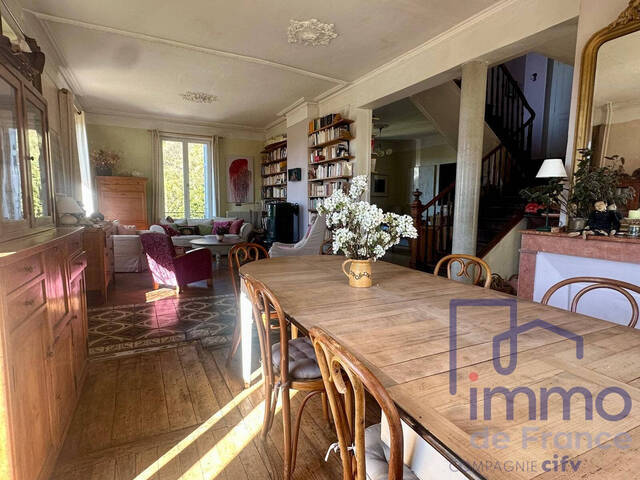 Vente Maison 6 pièces 298 m² Le Chambon-Feugerolles 42500